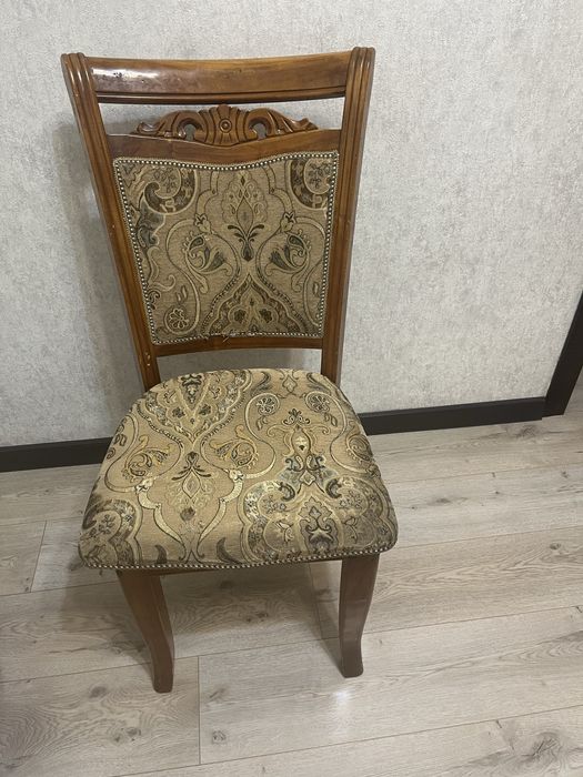 Продам стулья деревянные