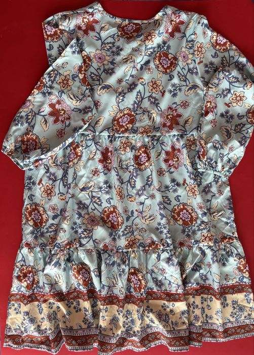 Рокля с дълъг ръкав