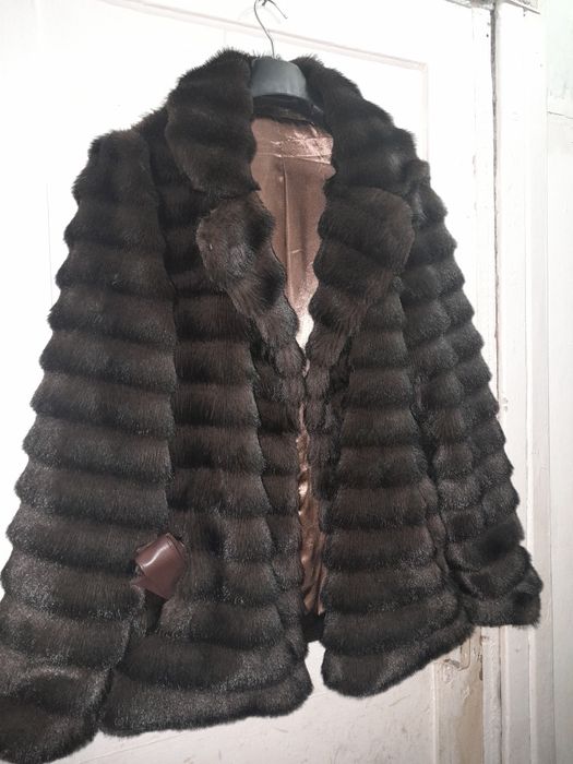 Продам шубу норковую.