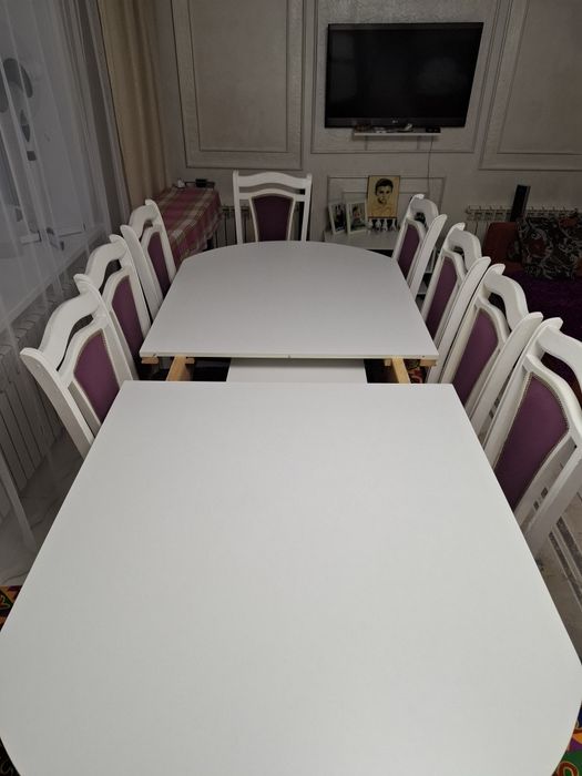 Стол с 11 стульями