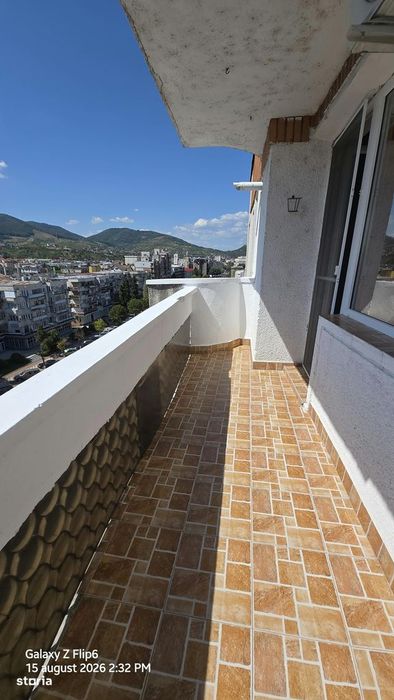 Vand apartament 2 camere decomandat in Deva, zona 22 Decembrie,