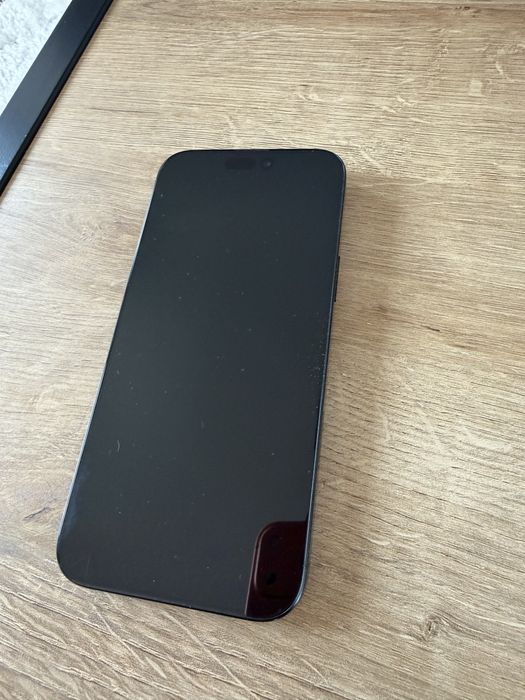 Продавам iphone 16 pro max