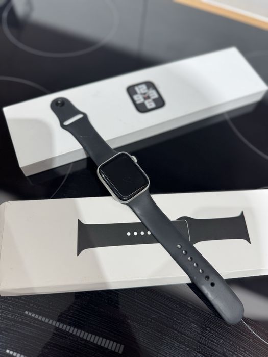 Продам Apple Watch Se 2