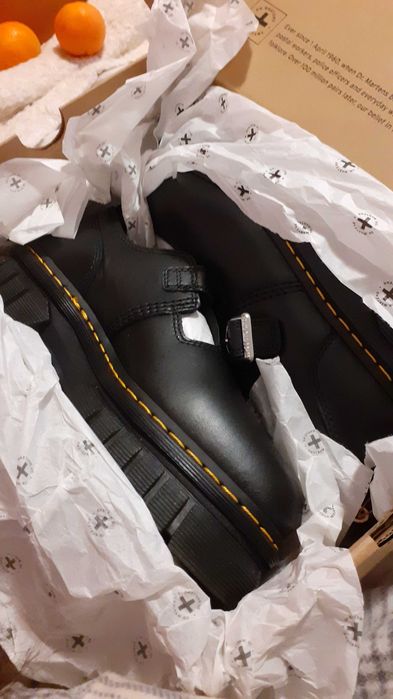 Vand Dr. Martens Noi
