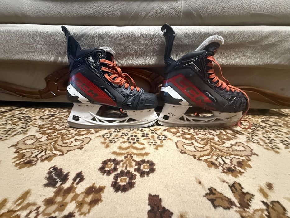 Хоккейные коньки ccm jetspeef ft680