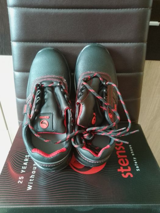 Работни обувки с метални бомбета/нови