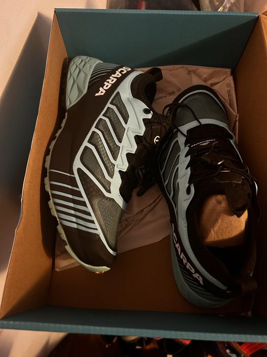 Adidasi Scarpa Ribelle Run de vanzare