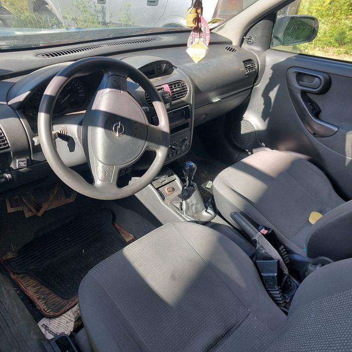 Opel Corsa C 1.2 бензин – на части
