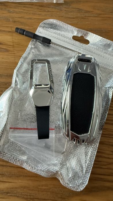 Huse cheie Audi cromate sau piele