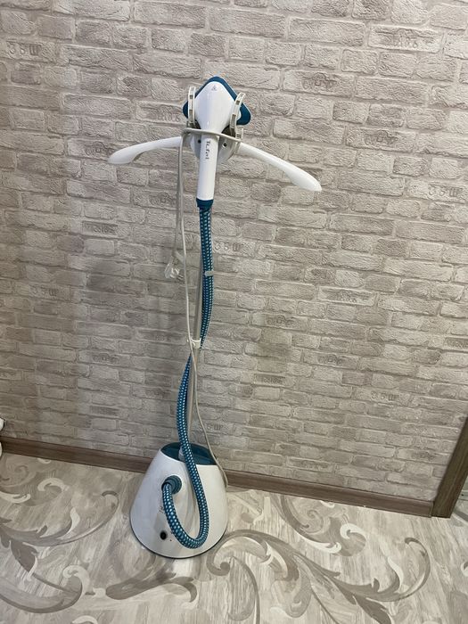 Отпариватель для одежды Tefal