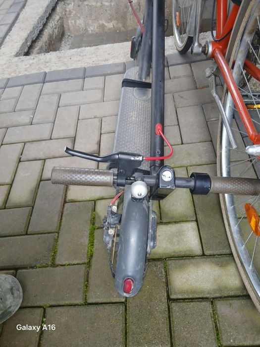 Vand trotineta electrica pt piese