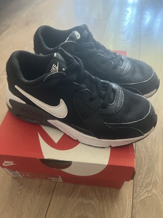 Nike Air Max и Adidas маратонки