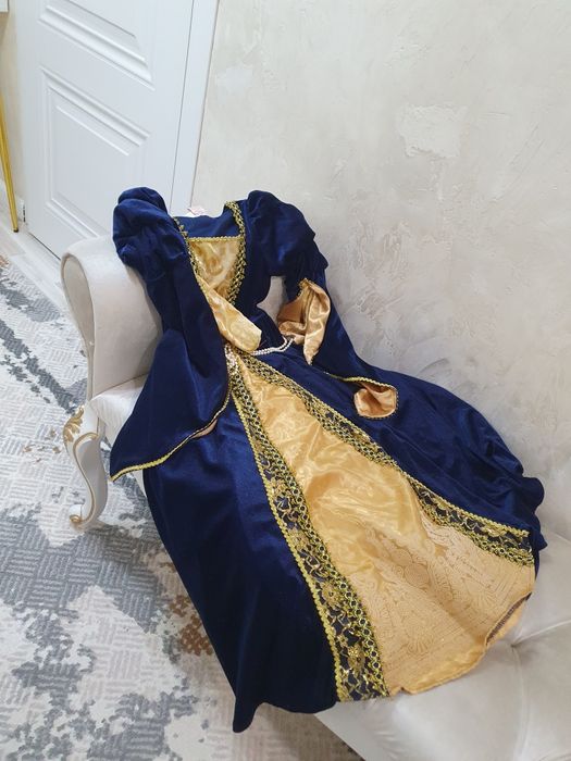 Прокат костюм Королева