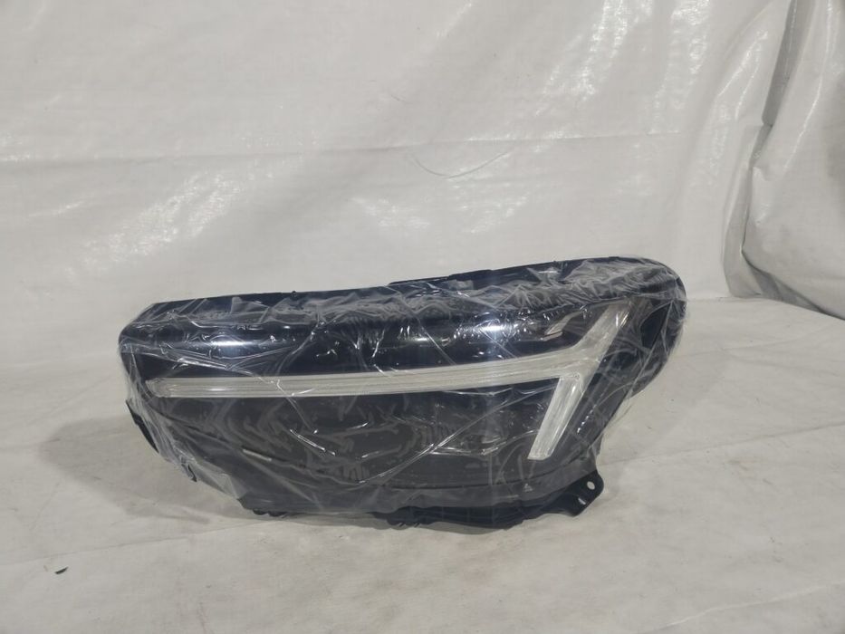 Far stanga Pixel Technology Volvo XC40, 2024, 2025, 2026. Piesa noua originala 31655534 in ambalaj original