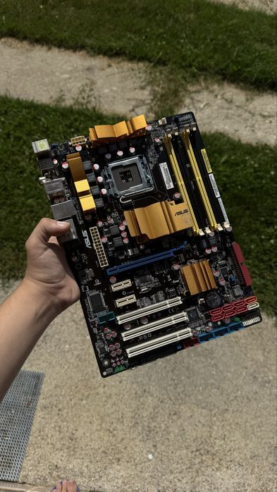 Placa de bază Asus P5Q