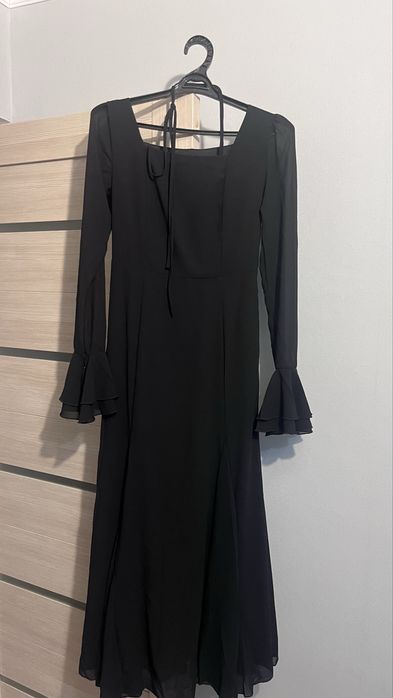 Черное вечернее платье