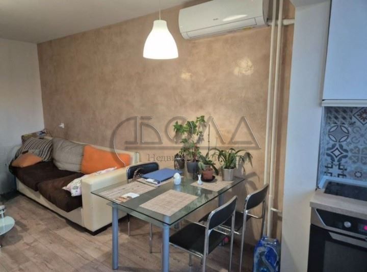 Продава се Тристаен апартамент в София, Връбница 1 - 64 кв.м за 2313 €/кв.м - Снимка #1