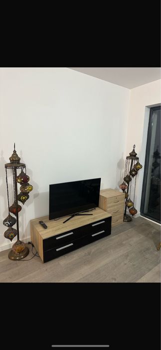 Masa de tv in stare buna