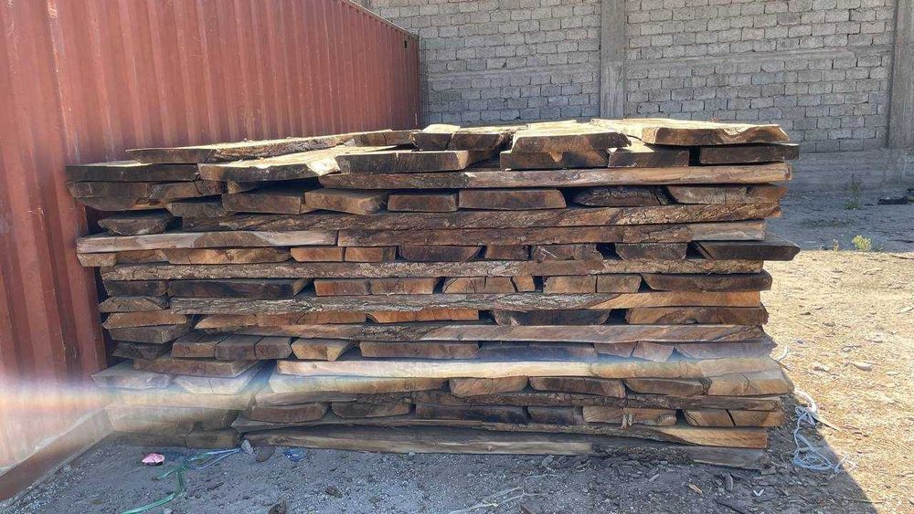 Yog'och sotiladi (yasin daraxtiniki, quritilgan