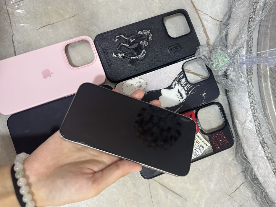Продам iPhone 15 Pro Max в хорошем состоянии.