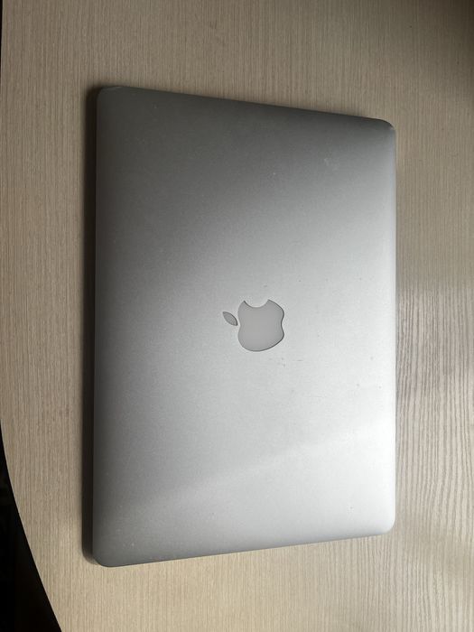 Продам Mac Air в хорошем состояний