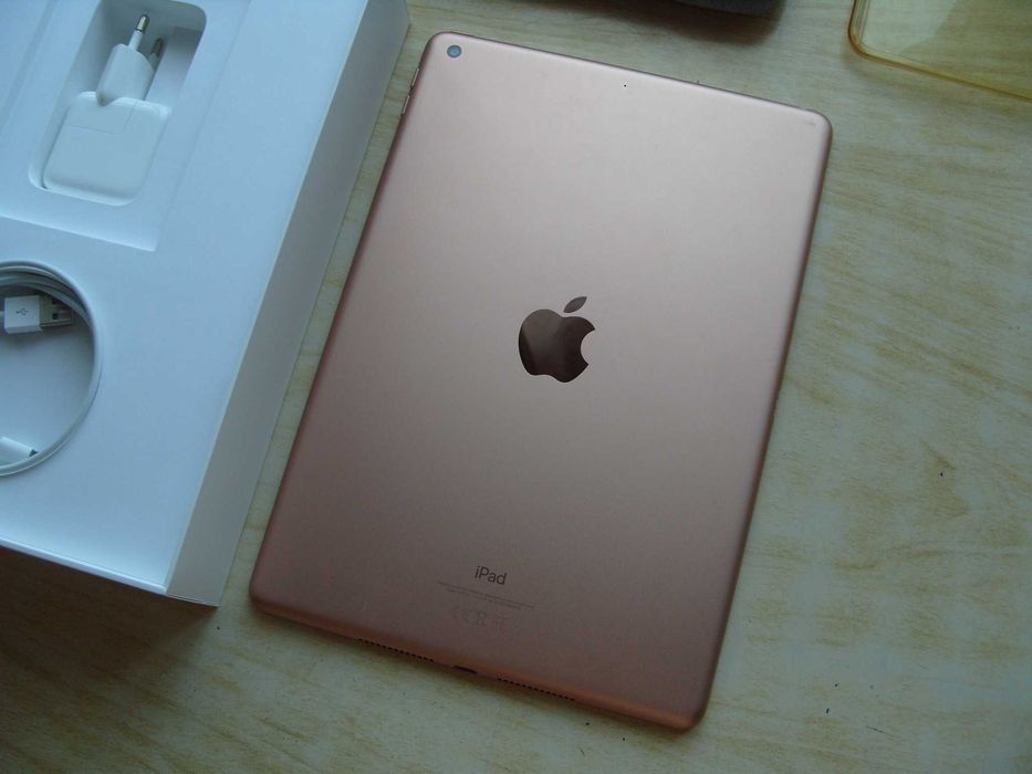 Apple iPad 10.2, Retina дисплей, 128Гб, Gold. На части