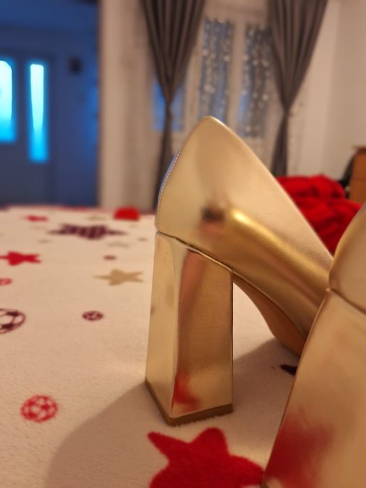 Pantofi stiletto cu toc gros