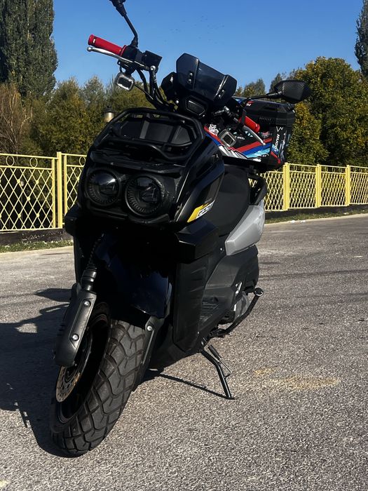 Продам скутер Танк.