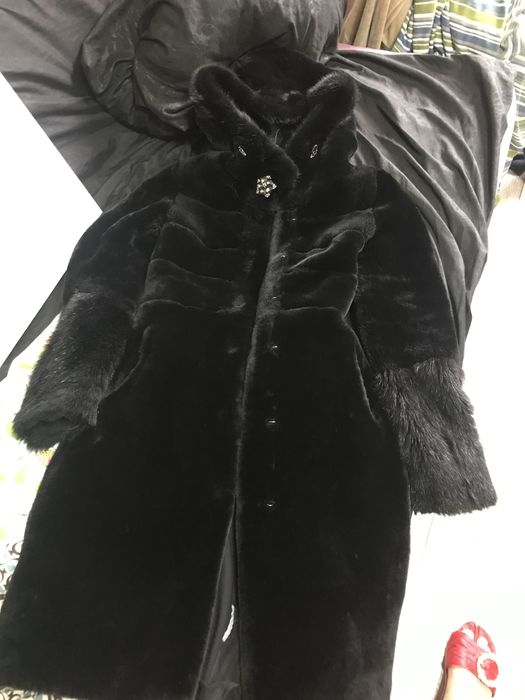 Продам натуралтную шубу