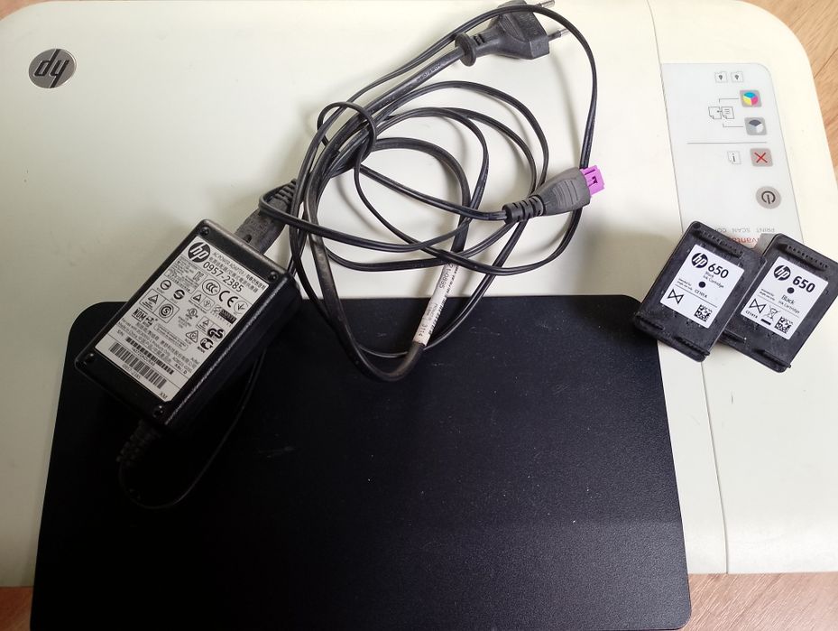 Комбиниран принтер скенер HP DeskJet Ink Advantage 1515