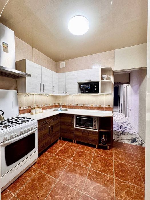 Продается 3 комнатная квартира 10 мкр 3 этаж