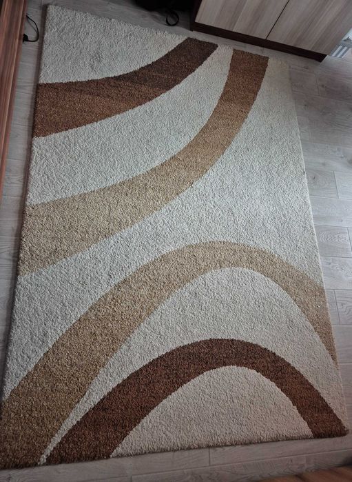 Продавам килим за детска стая или спалня