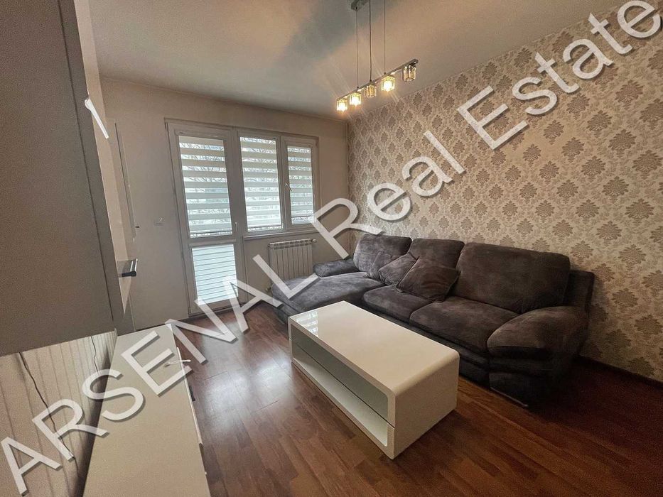 Двустаен апартамент под наем, Редута