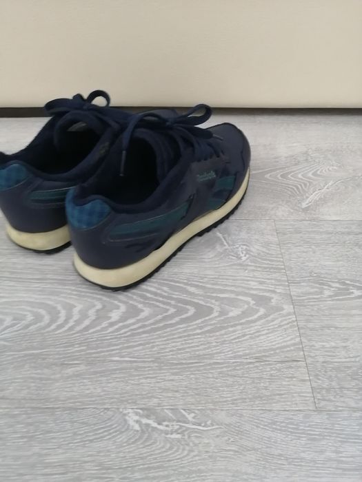 Продам кроссовки Reebok