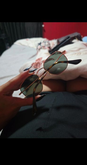 Vand ochelari ray.ban noi
