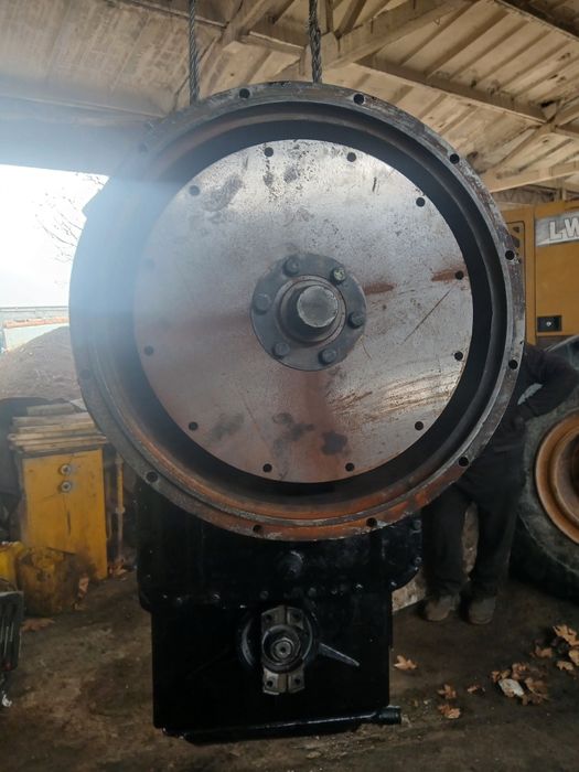 Зборий каробка сотилади