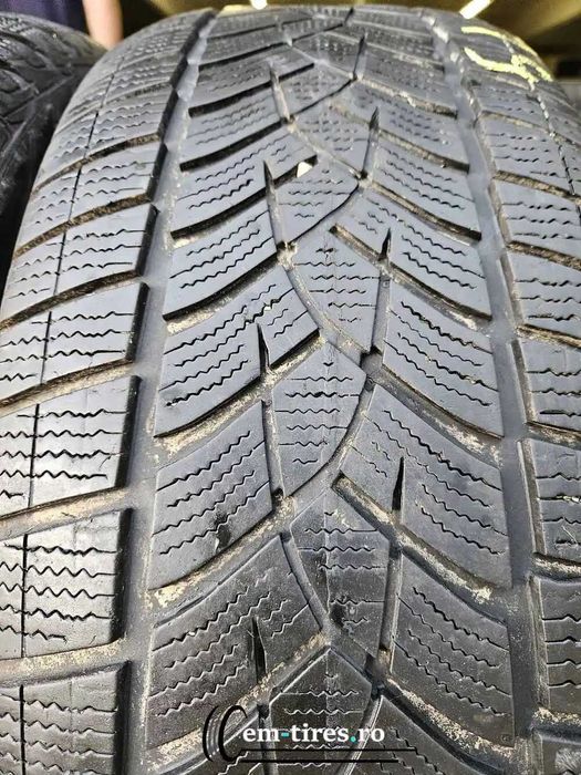 SET 2 Anvelope Iarna 235/55 R19 GOODYEAR UltraGrip Performance Gen 1