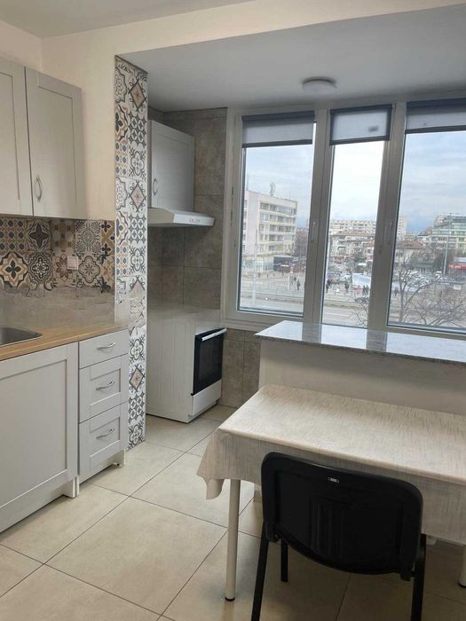 Дава се под наем Двустаен апартамент в София, Изток - 70 кв.м за 620 € - Снимка #2