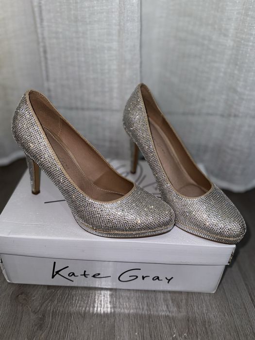 Обувки от естествена кожа с камъни