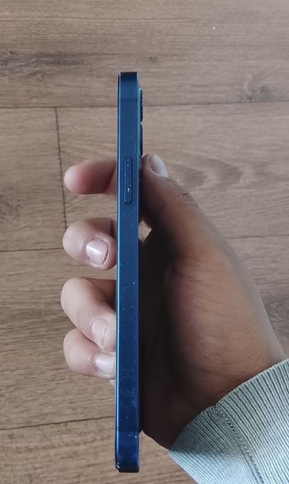 продам Iphone 12