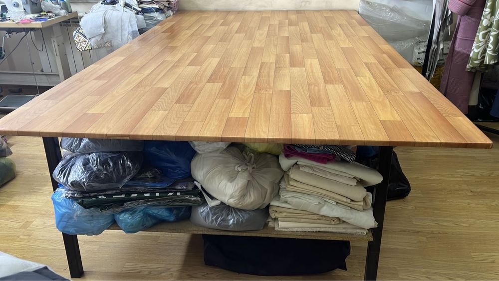 Стол 2,5 на 1,5 метра