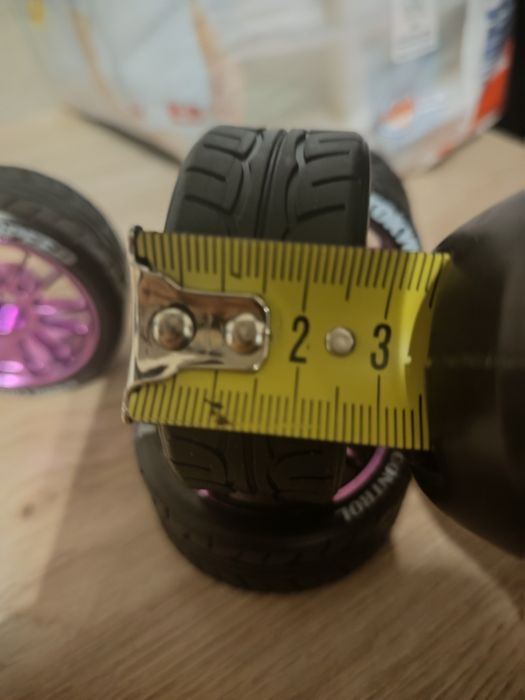 Рц/rc алуминиеви джанти с гуми за радиоуправляема количка