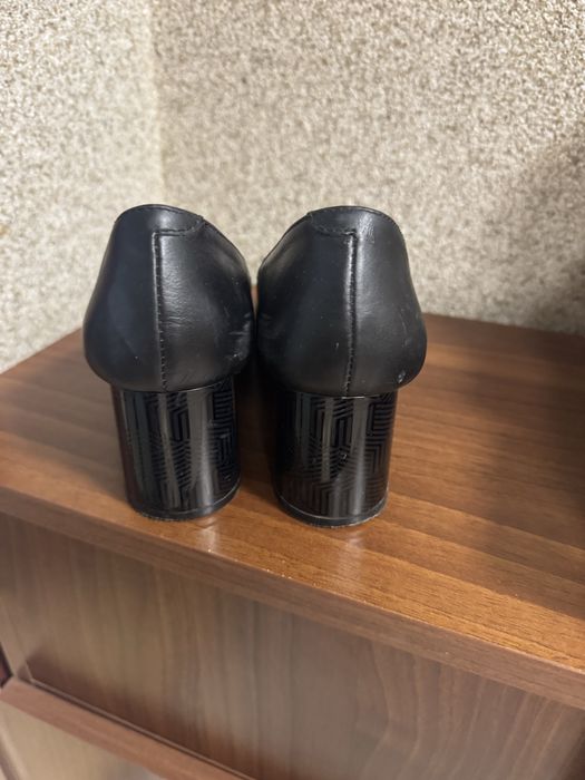 Обувки от естесвена кожа