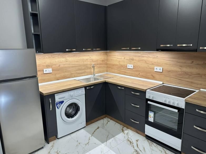 Дава се под наем Двустаен апартамент в София, Малинова долина - 83 кв.м за 700 € - Снимка #2