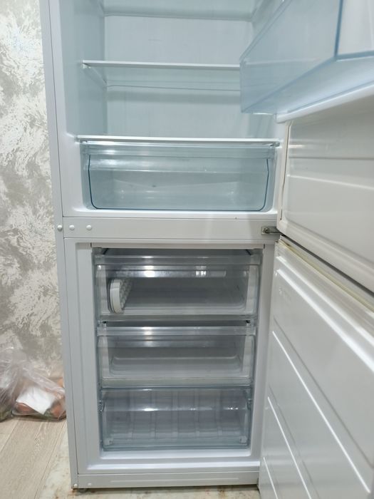 Продам холодильник .