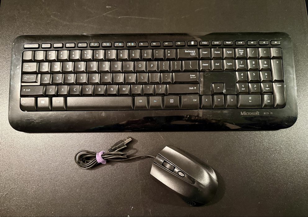 Monitor Asus 24 inch , mouse ,casti ,tastatura,boxe