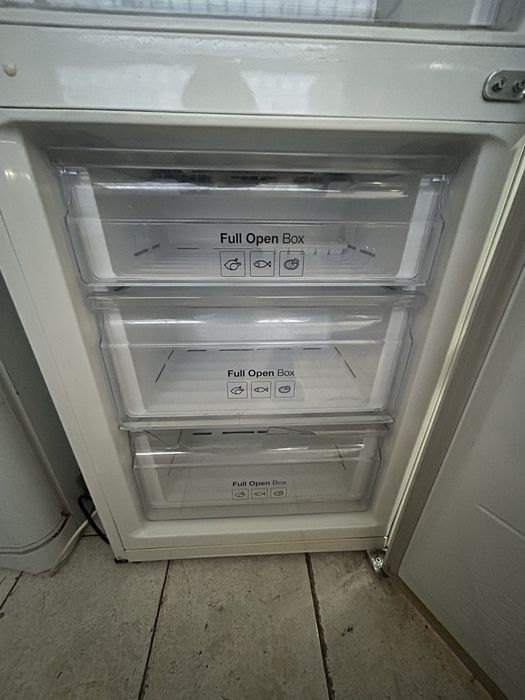 Холодильник Samsung