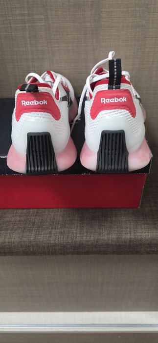 Маратонки REEBOK