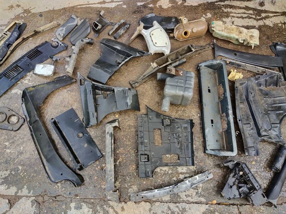 Пластмассовые детали для машины