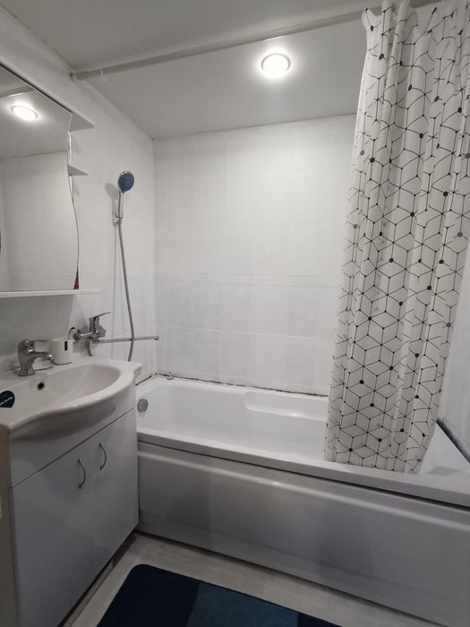 Продам 3 комн.кв, 9/9, Абая, 72